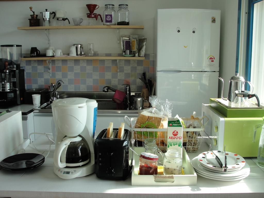 Marine Guesthouse Сокчхо Номер фото