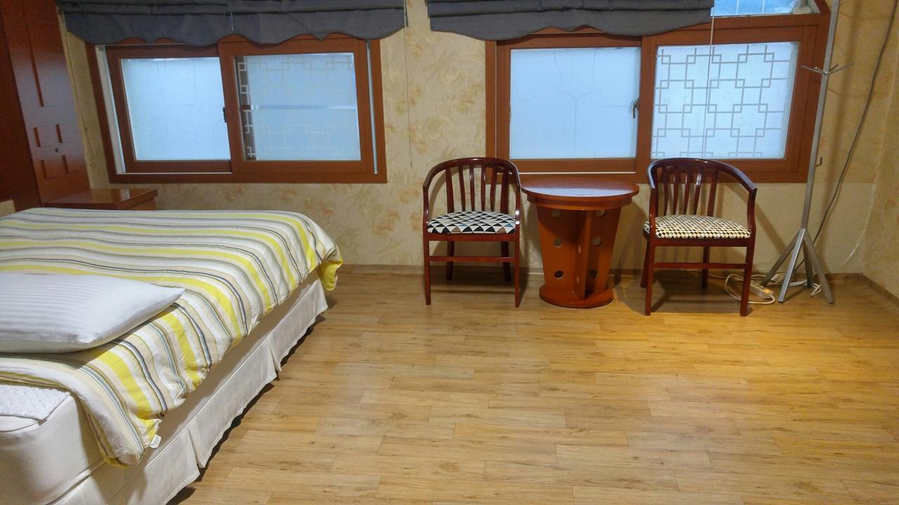 Marine Guesthouse Сокчхо Экстерьер фото