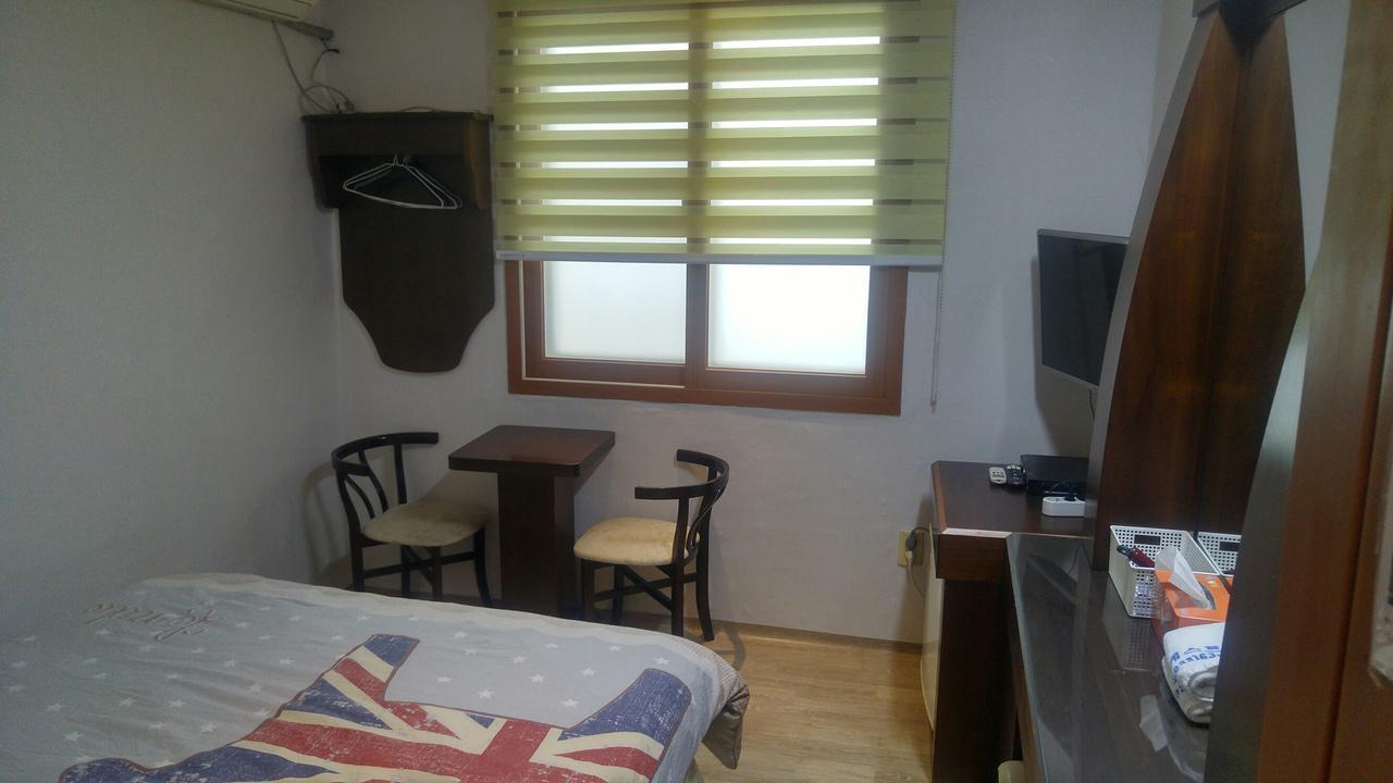 Marine Guesthouse Сокчхо Экстерьер фото