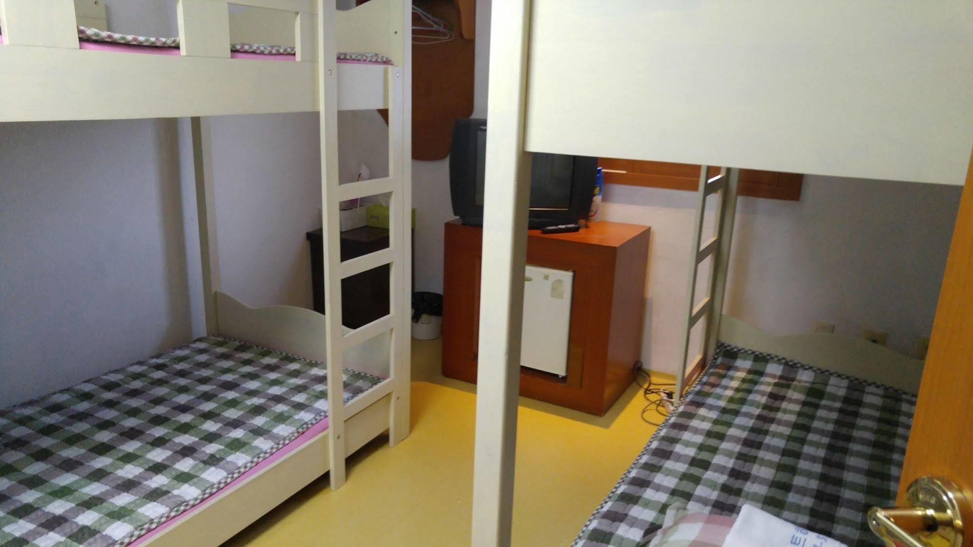 Marine Guesthouse Сокчхо Экстерьер фото