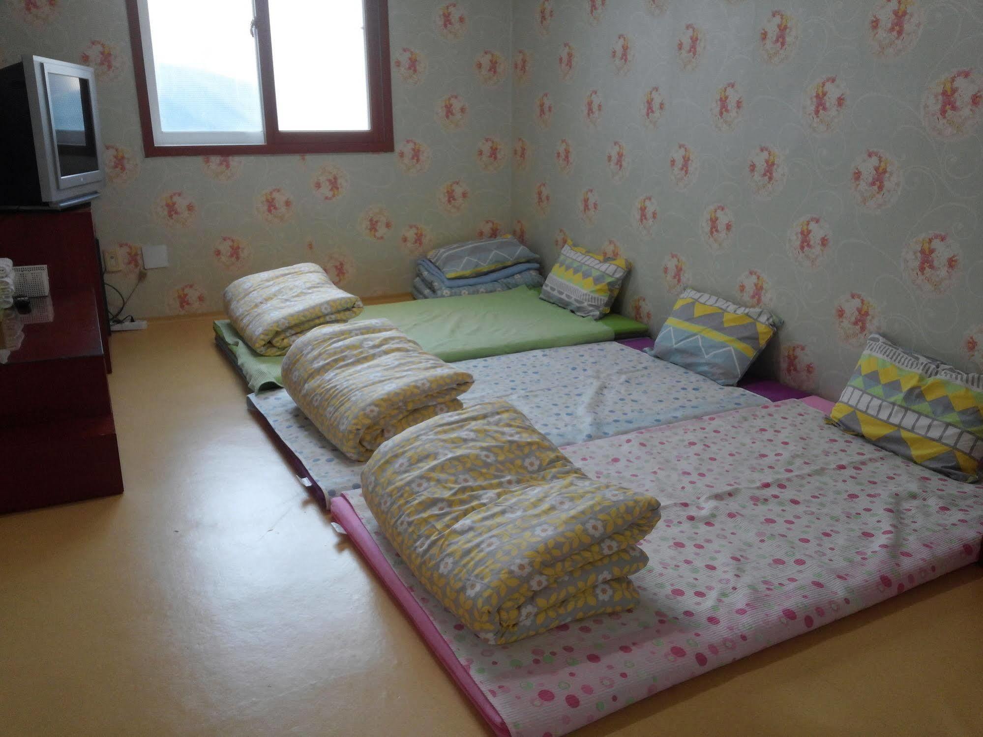 Marine Guesthouse Сокчхо Экстерьер фото