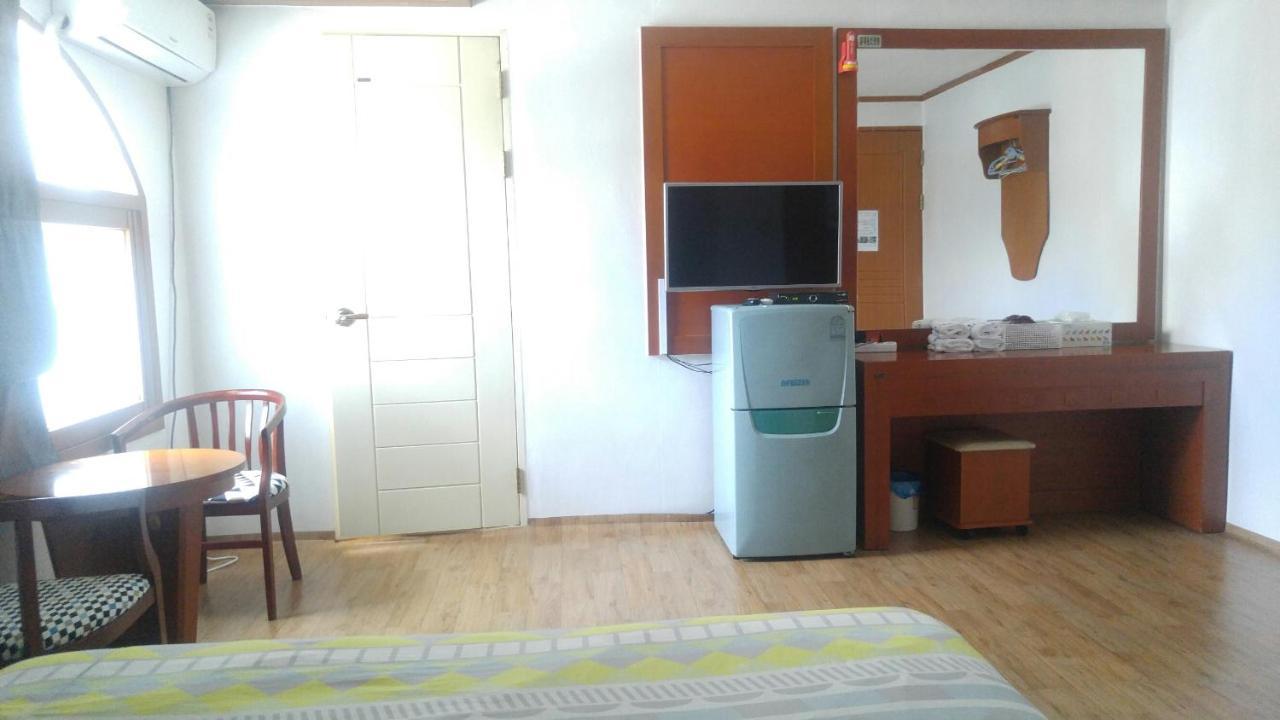 Marine Guesthouse Сокчхо Экстерьер фото