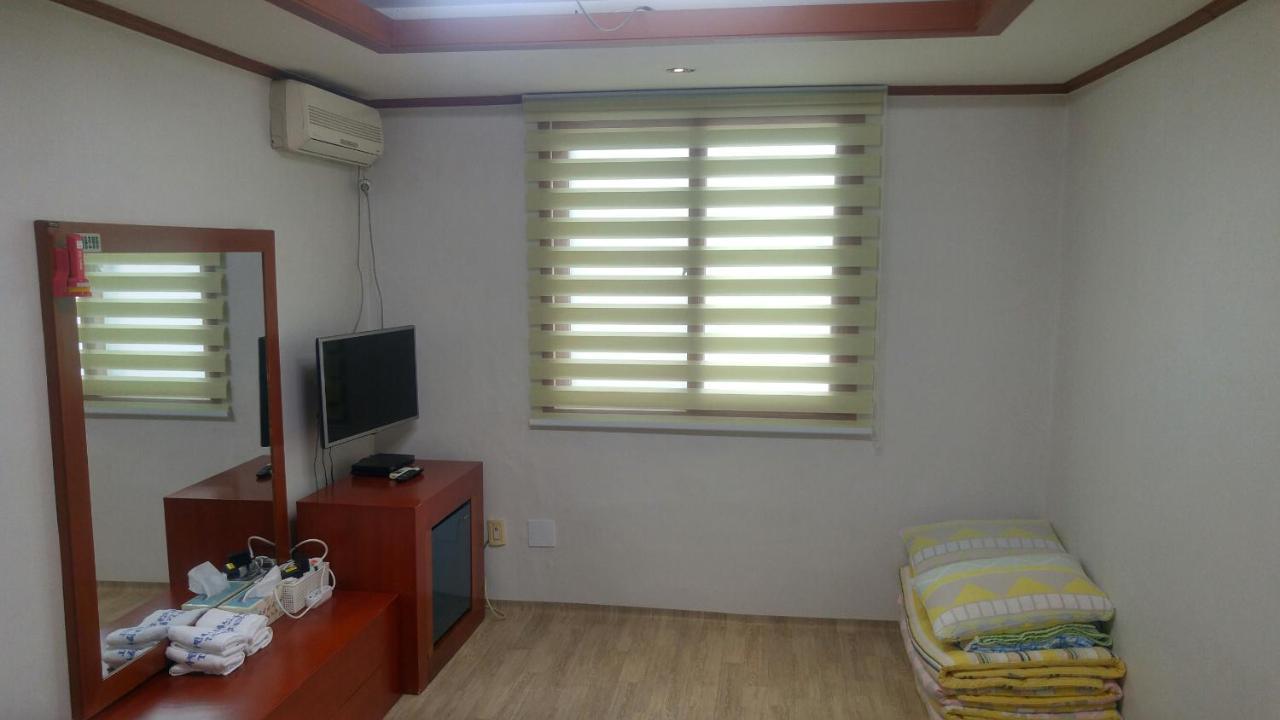 Marine Guesthouse Сокчхо Экстерьер фото