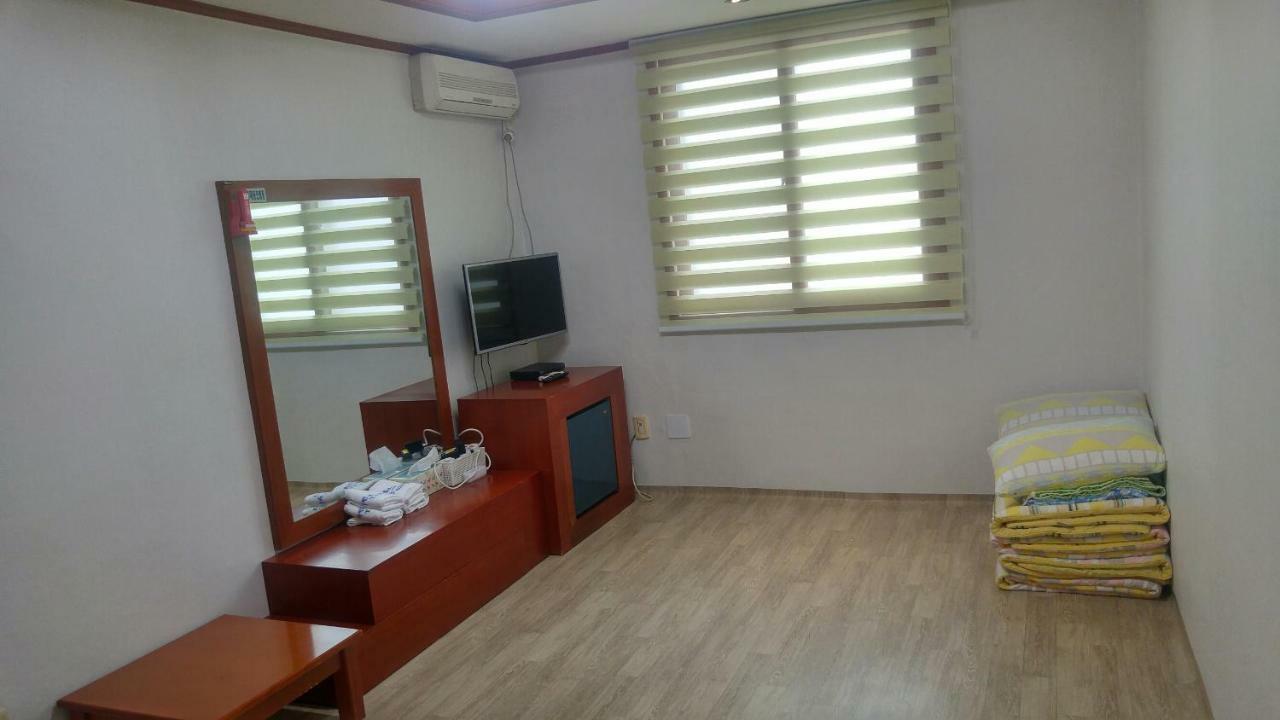 Marine Guesthouse Сокчхо Экстерьер фото